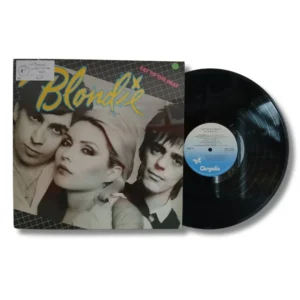 Blondie - Eat To The Beat